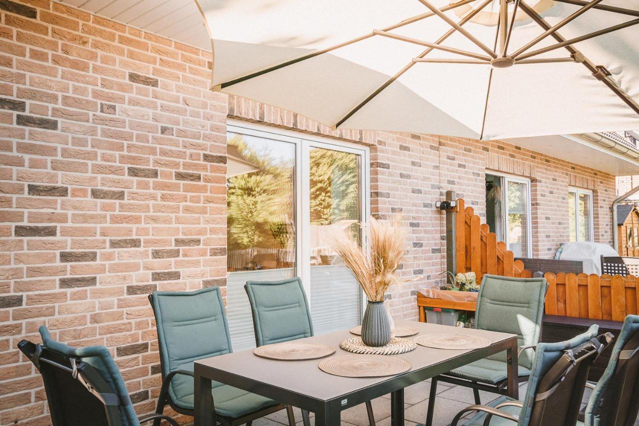 Cozy Haus In Lubeck Mit Parkplatz, Terrasse, Garten エクステリア 写真